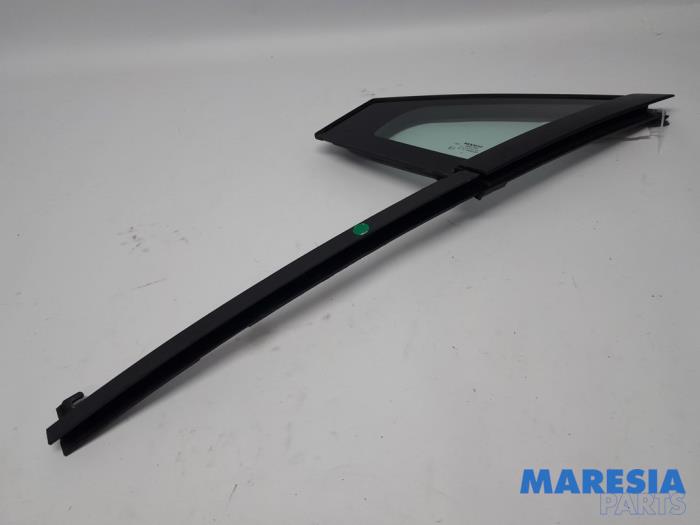 Usados Ventanilla triangular izquierda delante Renault Clio IV (5R) 1.2 TCE 16V GT EDC Precio € 40,00 Norma de margen ofrecido por Maresia Parts