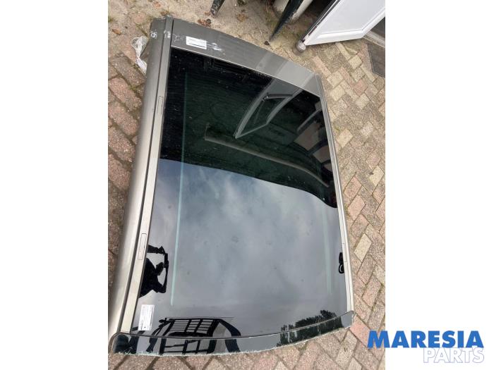 Używane Dach panoramiczny Peugeot 5008 I (0A/0E) 1.6 VTI 16V Cena € 315,00 Procedura marży oferowane przez Maresia Parts
