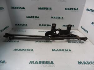Używane Mechanizm wycieraczki Alfa Romeo 146 (930B) 1.9 TD Cena € 35,00 Procedura marży oferowane przez Maresia Parts