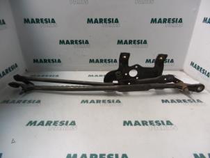 Używane Mechanizm wycieraczki Alfa Romeo 145 (930A) 1.4 ie Cena € 35,00 Procedura marży oferowane przez Maresia Parts