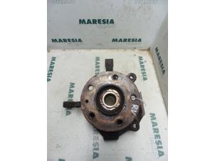 Usagé Joint avant droit Renault Trafic New (JL) 1.9 dCi 82 16V Prix € 60,00 Règlement à la marge proposé par Maresia Parts