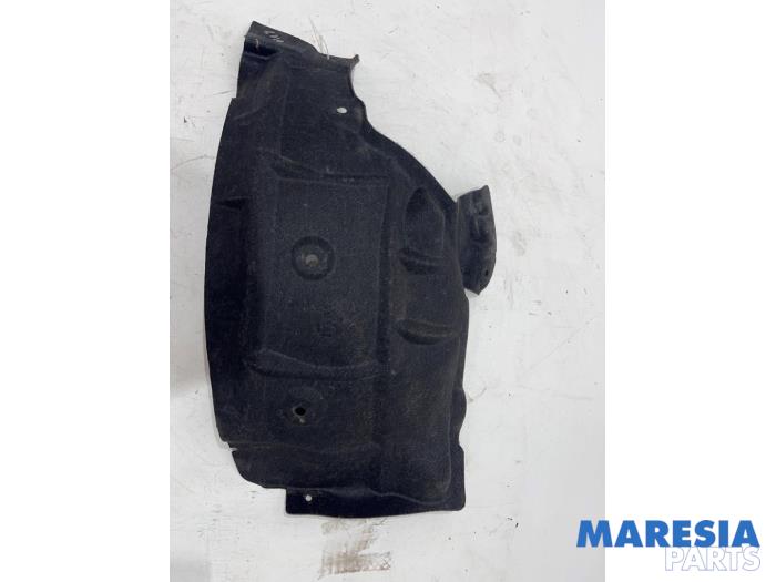 Używane Nadkole Renault Grand Scénic III (JZ) 1.4 16V TCe 130 Cena € 20,00 Procedura marży oferowane przez Maresia Parts