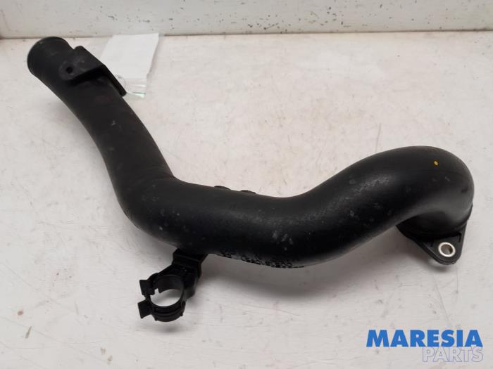 Usagé Tube intercooler Fiat Doblo Cargo (263) 1.3 MJ 16V DPF Euro 5 Prix € 30,25 Prix TTC proposé par Maresia Parts