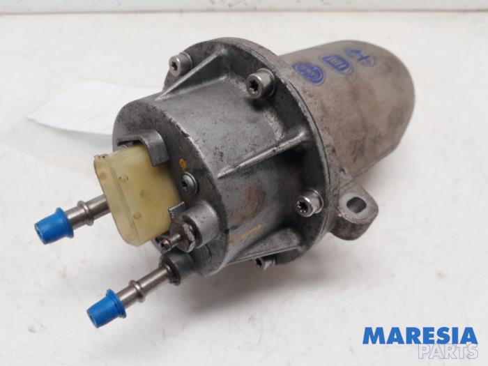Begagnade Bränslefilterhus Fiat Doblo Cargo (263) 1.3 MJ 16V DPF Euro 5 Pris € 60,50 Inklusive moms erbjuds av Maresia Parts