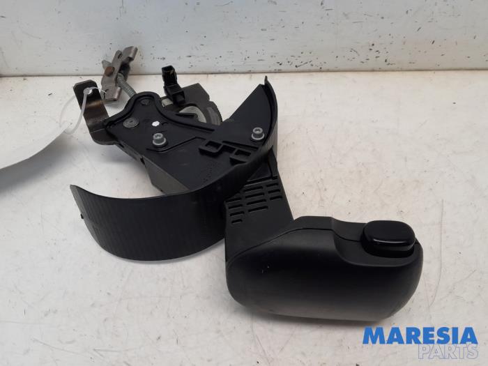 Używane Dzwignia hamulca postojowego Fiat Panda (312) 0.9 TwinAir Turbo 80 Cena € 65,00 Procedura marży oferowane przez Maresia Parts