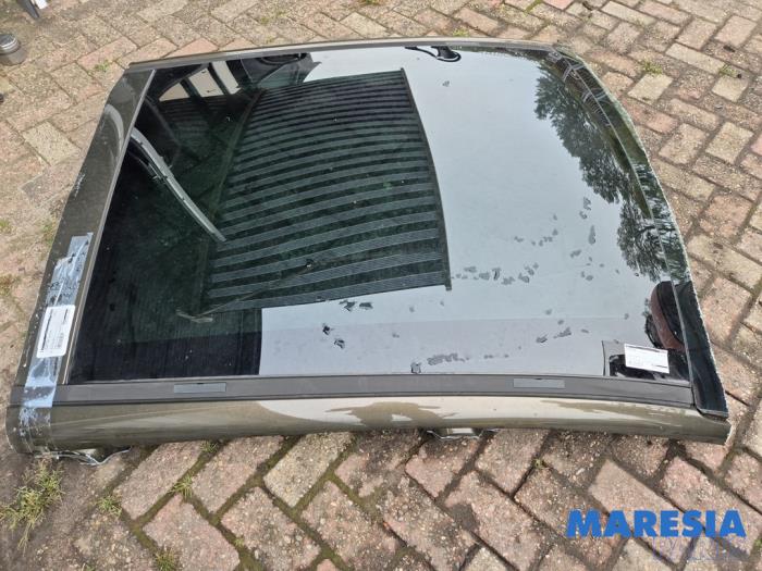 Używane Dach panoramiczny Peugeot 3008 I (0U/HU) 1.6 VTI 16V Cena € 295,00 Procedura marży oferowane przez Maresia Parts