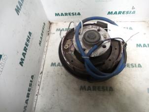 Used Knuckle, rear right Renault Megane Price € 25,00 Margin scheme offered by Maresia Parts