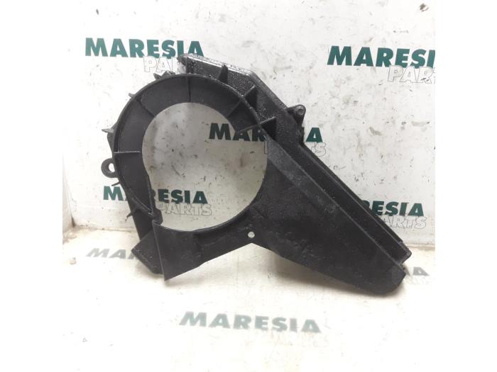 Gebrauchte Kettenkasten Deckel Peugeot Boxer (230L) 2.5D 270C 12V Preis € 20,00 Margenregelung angeboten von Maresia Parts