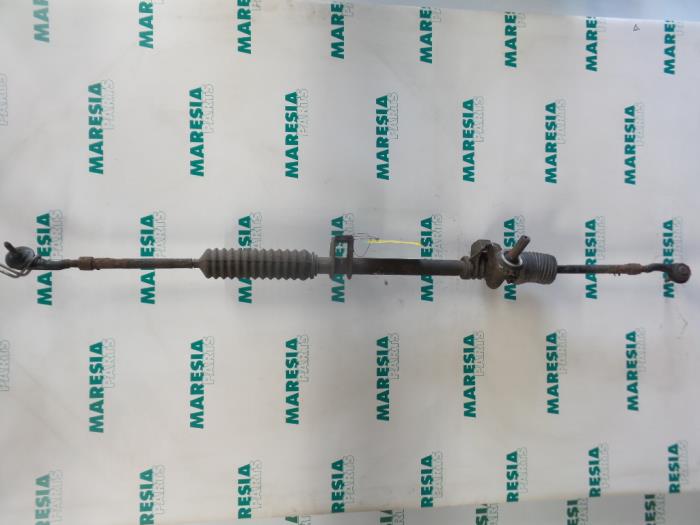 Begagnade Styrbox Renault Clio (B/C57/357/557/577) 1.2e Kat. Pris € 35,00 Marginaltabell erbjuds av Maresia Parts