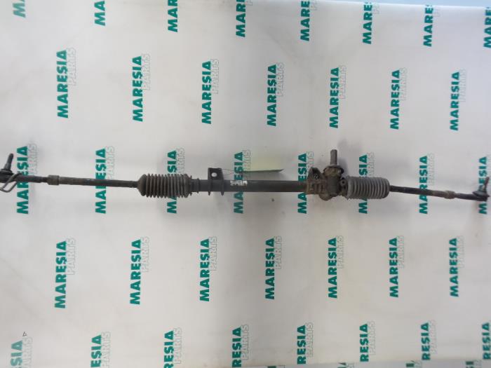 Begagnade Styrbox Renault Clio (B/C57/357/557/577) 1.2e Kat. Pris € 35,00 Marginaltabell erbjuds av Maresia Parts
