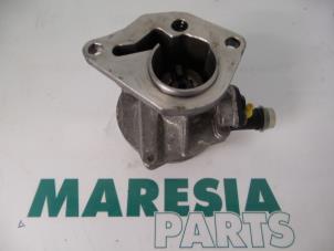 Used Vacuum pump (diesel) Renault Laguna II (BG) 1.9 dCi 120 Price € 35,00 Margin scheme offered by Maresia Parts