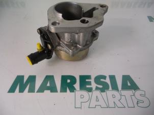 Usagé Pompe à vide (diesel) Renault Laguna II (BG) 1.9 dCi 120 Prix € 35,00 Règlement à la marge proposé par Maresia Parts