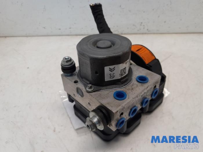 Begagnade ABS-pump Peugeot 308 (L3/L8/LB/LH/LP) 1.6 BlueHDi 120 Pris € 178,50 Marginaltabell erbjuds av Maresia Parts