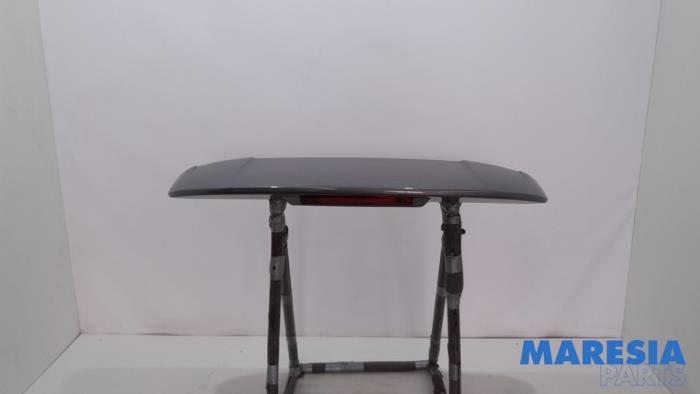 Begagnade Spoiler Renault Clio IV Estate/Grandtour (7R) 0.9 Energy TCE 12V Pris € 89,99 Marginaltabell erbjuds av Maresia Parts
