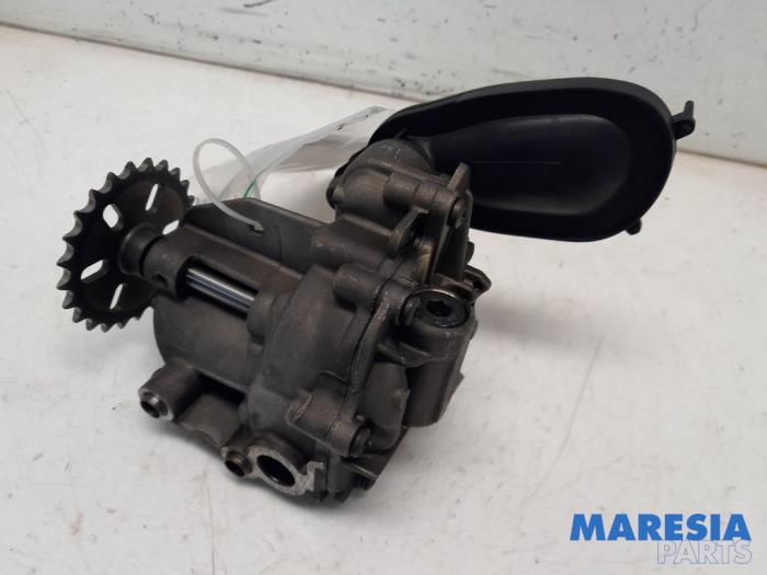 Gebrauchte Ölpumpe Renault Trafic (1FL/2FL/3FL/4FL) 1.6 dCi 95 Preis € 60,44 Mit Mehrwertsteuer angeboten von Maresia Parts