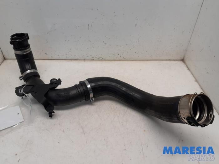 Gebrauchte Intercooler Schlauch Renault Clio IV Estate/Grandtour (7R) 0.9 Energy TCE 12V Preis € 40,00 Margenregelung angeboten von Maresia Parts