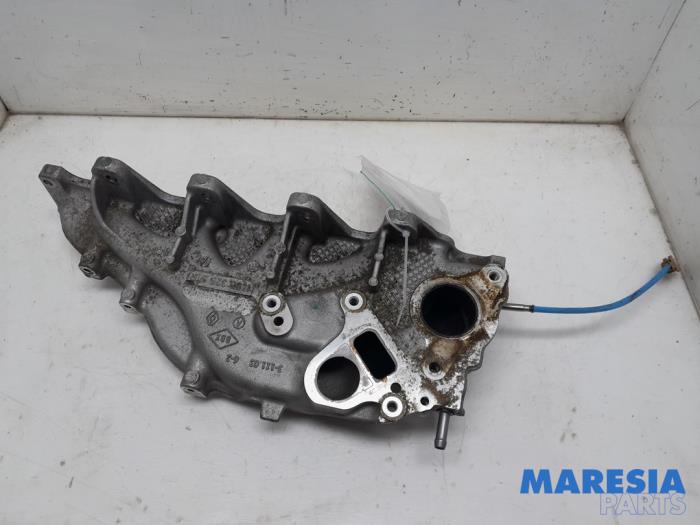 Używane Kolektor dolotowy Renault Trafic (1FL/2FL/3FL/4FL) 1.6 dCi 95 Cena € 78,59 Z VAT oferowane przez Maresia Parts