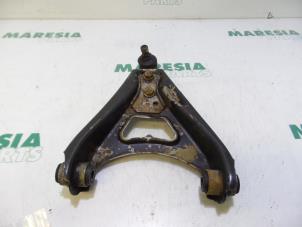 Usagé Bras de suspension bas avant droit Renault Express/Rapid/Extra 1.9 D Prix € 25,00 Règlement à la marge proposé par Maresia Parts