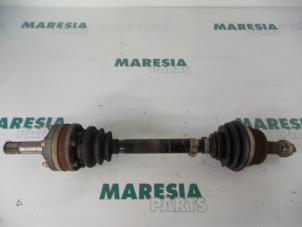 Usagé Arbre de transmission avant gauche Alfa Romeo 166 2.0 Twin Spark 16V Prix € 85,00 Règlement à la marge proposé par Maresia Parts