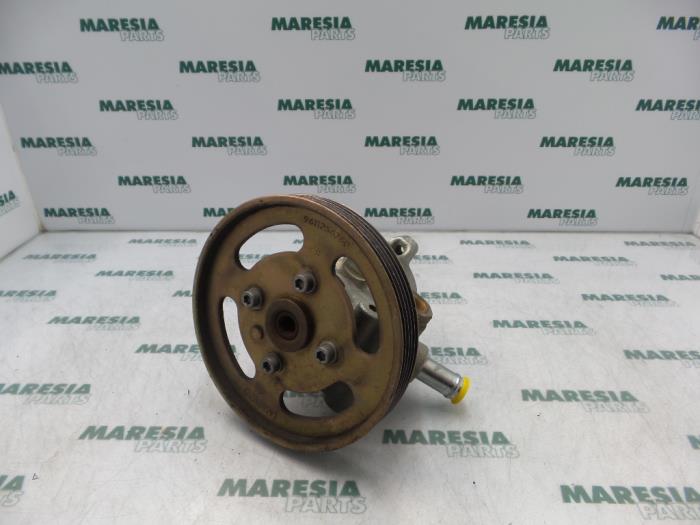 Usagé Pompe de direction Citroen ZX 1.4i Aura,Avantage,Familiale,Reflex Prix € 35,00 Règlement à la marge proposé par Maresia Parts