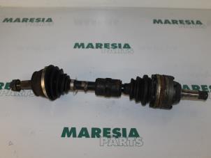 Używane Os napedowa lewy przód Alfa Romeo 156 (932) 1.8 Twin Spark 16V Cena € 50,00 Procedura marży oferowane przez Maresia Parts
