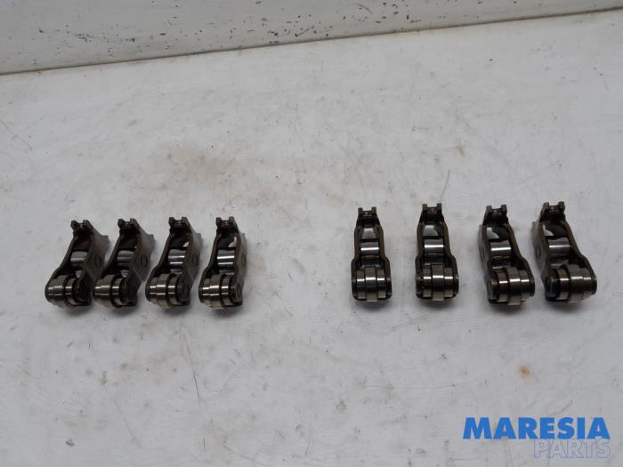 Usagé Culbuteur Peugeot 207/207+ (WA/WC/WM) 1.6 16V VTi Prix € 50,00 Règlement à la marge proposé par Maresia Parts