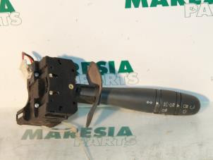 Used Indicator switch Renault Megane Coupé (DA) 1.9 dTi Price € 25,00 Margin scheme offered by Maresia Parts