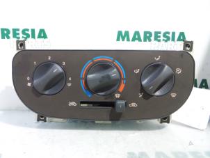 Usagé Panneau de commandes chauffage Fiat Doblo (223A/119) 1.9 JTD Prix € 25,00 Règlement à la marge proposé par Maresia Parts
