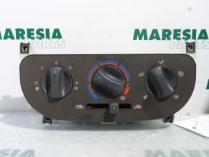 Usagé Panneau de commandes chauffage Fiat Doblo (223A/119) 1.9 JTD Prix € 30,25 Prix TTC proposé par Maresia Parts