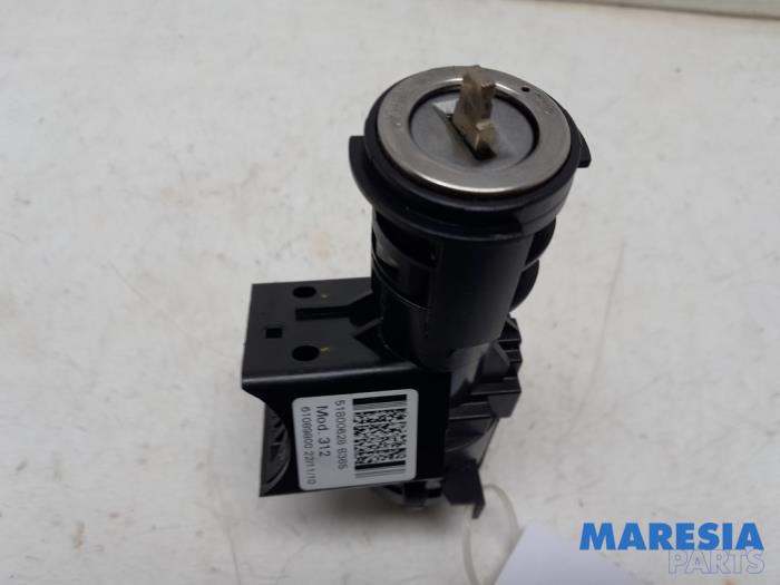 Ignition lock + key Fiat 500C 0.9 TwinAir 85 - 51800628