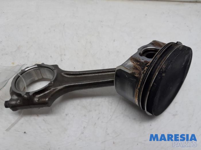 Gebrauchte Kolben Fiat 500 (312) 0.9 TwinAir 85 Preis € 50,00 Margenregelung angeboten von Maresia Parts