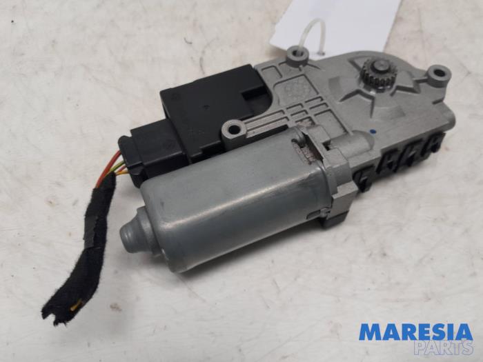 Używane Silnik szyberdachu Peugeot 308 (L3/L8/LB/LH/LP) 1.6 BlueHDi 120 Cena € 35,00 Procedura marży oferowane przez Maresia Parts
