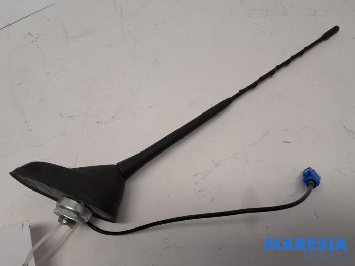 Begagnade Antenn Peugeot 308 (L3/L8/LB/LH/LP) 1.6 BlueHDi 120 Pris € 20,00 Marginaltabell erbjuds av Maresia Parts