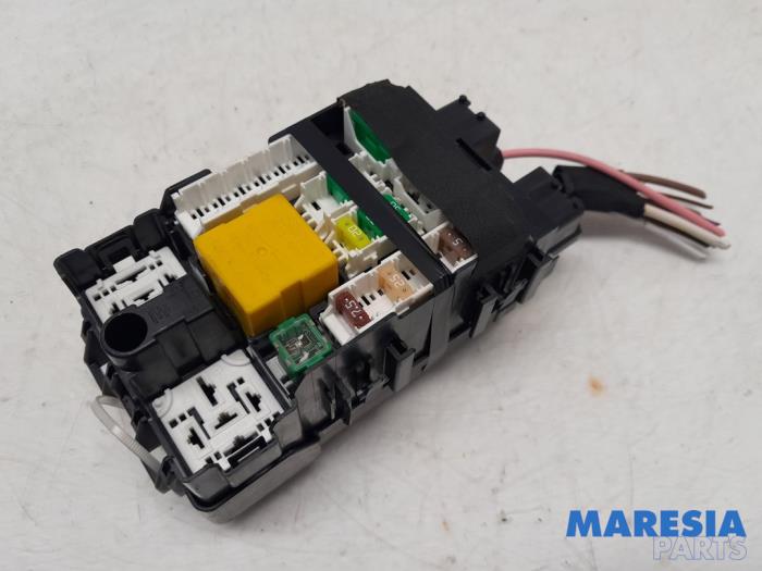 Begagnade Säkringsbox Peugeot 308 (L3/L8/LB/LH/LP) 1.6 BlueHDi 120 Pris € 39,99 Marginaltabell erbjuds av Maresia Parts