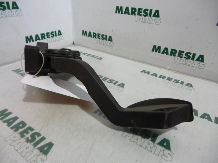 Begagnade Gaspedalsensor Fiat Punto II (188) 1.9 JTD 85 Pris € 20,00 Marginaltabell erbjuds av Maresia Parts