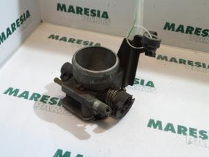 Usagé Boitier papillon Lancia Delta (836) 1.6 16V HPE Prix € 40,00 Règlement à la marge proposé par Maresia Parts