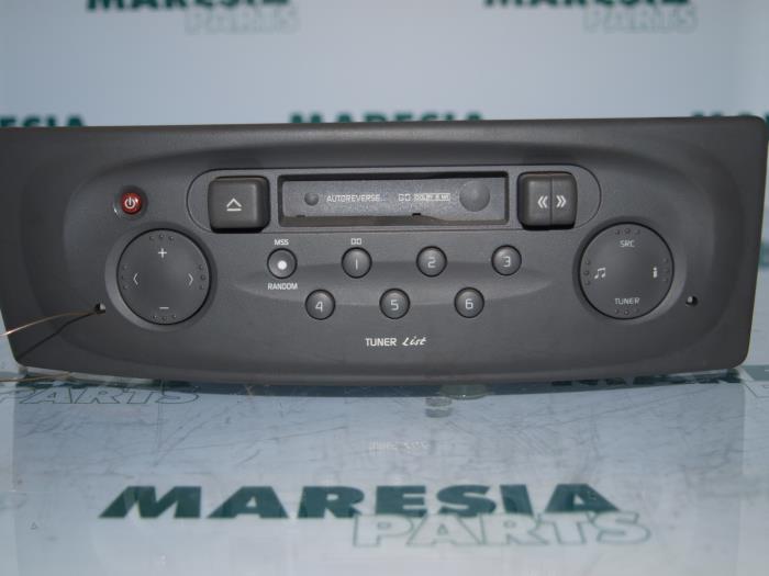 Radio from a Renault Scénic I (JA) 1.6 16V 2001