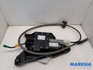 Usados Motor de freno de mano Peugeot 3008 I (0U/HU) 1.6 16V THP 155 Precio € 199,00 Norma de margen ofrecido por Maresia Parts