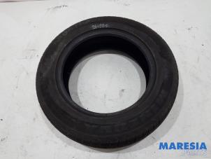 Usados Neumático de invierno Peugeot 3008 II (M4/MC/MJ/MR) 1.2 12V e-THP PureTech 130 Precio € 40,00 Norma de margen ofrecido por Maresia Parts
