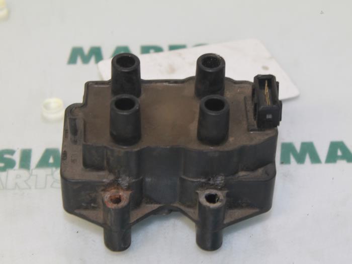 Usagé Bobine Peugeot 306 (7B) 1.8i ST Prix € 20,00 Règlement à la marge proposé par Maresia Parts