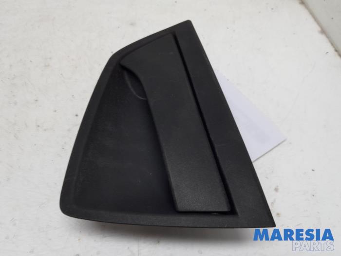 Begagnade Dörrhandtag, 4-dörrars, vänster bak Alfa Romeo Giulietta (940) 1.75 TBI 16V QV Pris € 24,99 Marginaltabell erbjuds av Maresia Parts