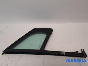 Usados Ventanilla triangular derecha delante Peugeot 3008 I (0U/HU) 1.6 VTI 16V Precio € 30,00 Norma de margen ofrecido por Maresia Parts