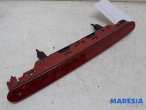 Usados Luz de frenos adicional centro Peugeot 3008 I (0U/HU) 1.6 VTI 16V Precio € 40,00 Norma de margen ofrecido por Maresia Parts