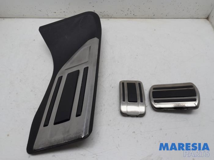 Gebrauchte Pedale Set Peugeot 3008 II (M4/MC/MJ/MR) 1.2 12V e-THP PureTech 130 Preis € 35,00 Margenregelung angeboten von Maresia Parts