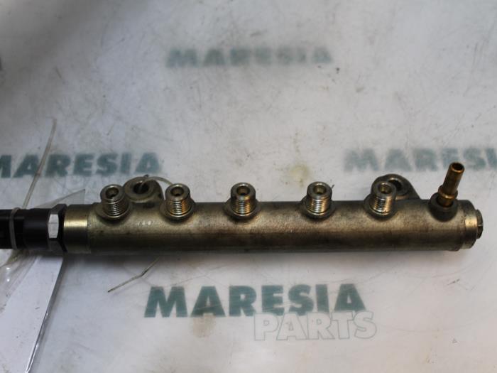 Usagé Système d'injection Renault Laguna II Grandtour (KG) 2.2 dCi 150 16V Prix € 60,00 Règlement à la marge proposé par Maresia Parts