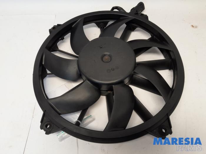Używane Silnik wentylatora Peugeot 3008 I (0U/HU) 1.6 16V THP 155 Cena € 34,95 Procedura marży oferowane przez Maresia Parts