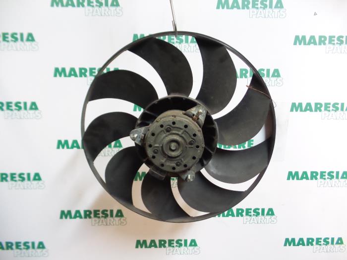Używane Silnik wentylatora Renault Master II (FD/HD) 2.8 dTi T35 Cena € 48,34 Z VAT oferowane przez Maresia Parts