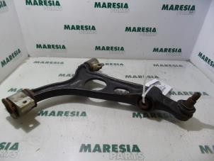 Używane Wahacz zawieszenia dolny lewy przód Alfa Romeo 156 (932) 2.5 V6 24V Cena € 35,00 Procedura marży oferowane przez Maresia Parts
