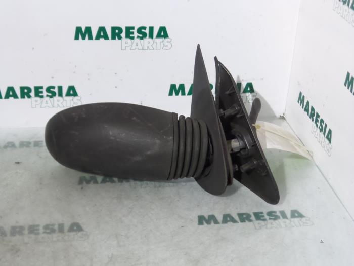 Wing mirror, right from a Fiat Seicento (187) 0.9 SPI 1999