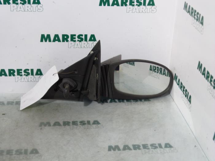 Wing mirror, right from a Fiat Seicento (187) 0.9 SPI 1999